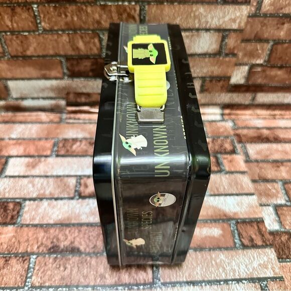 Star Wars Mandalorian The Child Yoda UNKNOWN SPECIES Box Tin - Picture 12 of 12